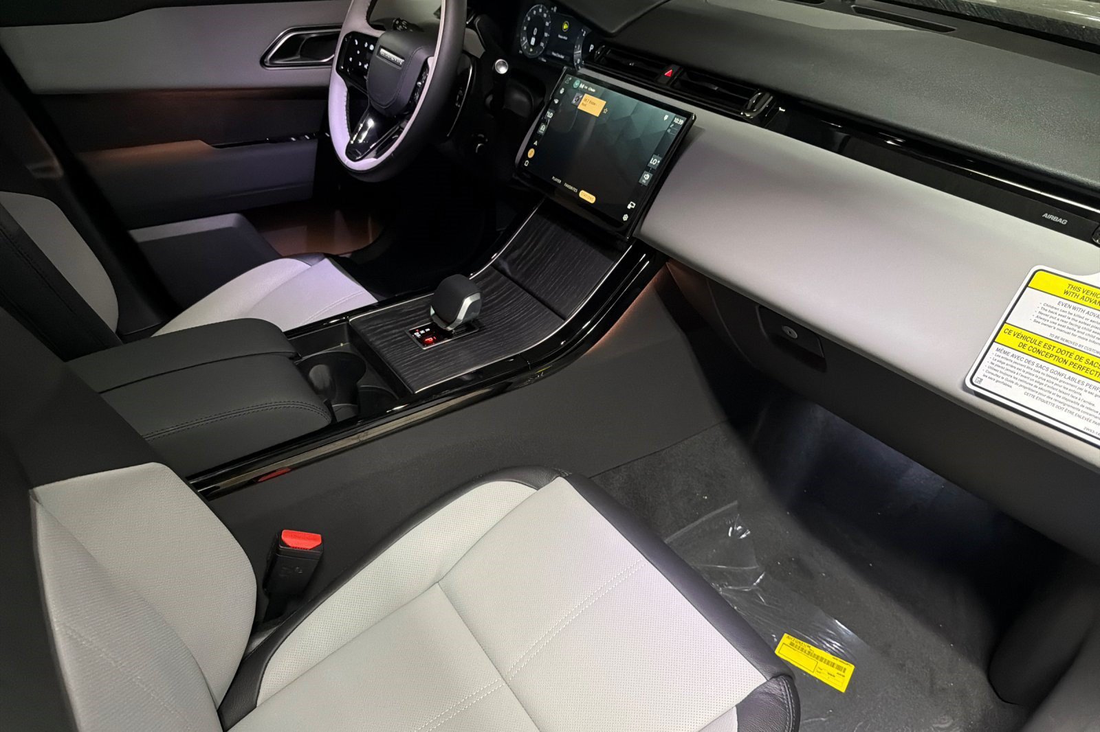 New 2026 Land Rover Range Rover Velar S AWD/4WD image 29