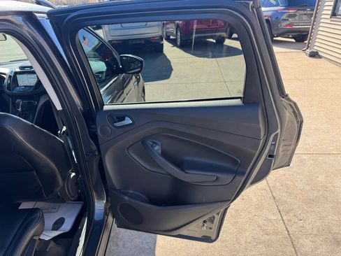 Used 2016 Ford Escape SE w/ Equipment Group 201A image 17