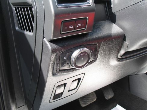 Used 2019 Ford F150 Lariat w/ Equipment Group 502A Luxury AWD/4WD image 51