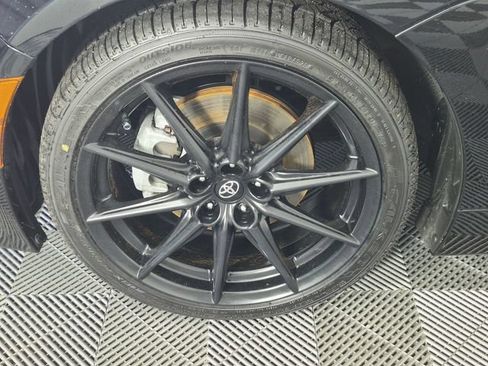 Used 2025 Toyota GR86 Premium RWD image 8