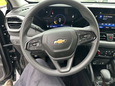 Used 2025 Chevrolet TrailBlazer LT w/ Driver Confidence Package AWD/4WD image 13