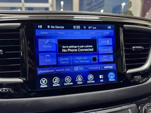 Used 2017 Chrysler Pacifica Touring-L w/ Tire & Wheel Group image 27