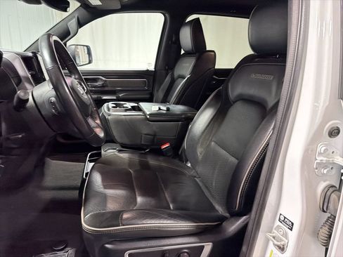 Used 2024 RAM 1500 Laramie AWD/4WD image 5