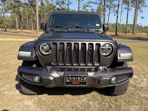 Used 2021 Jeep Wrangler Unlimited Sahara AWD/4WD image 9
