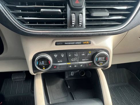 Used 2020 Ford Escape Titanium w/ Titanium Premium Package 2.0 image 18