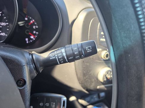 Used 2016 Kia Soul w/ Option Group 020 FWD image 21