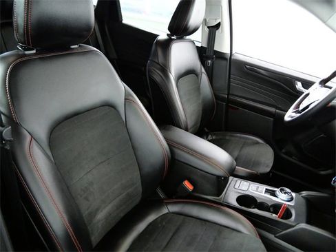 Certified 2022 Ford Escape SEL w/ Equipment Group 302A image 11