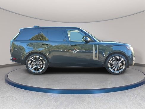 New 2026 Land Rover Range Rover SE image 4