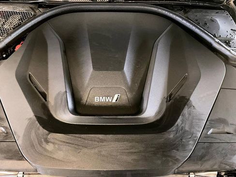 Certified 2025 BMW i4 eDrive40 image 29