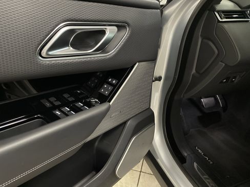 Used 2021 Land Rover Range Rover Velar R-Dynamic S image 15
