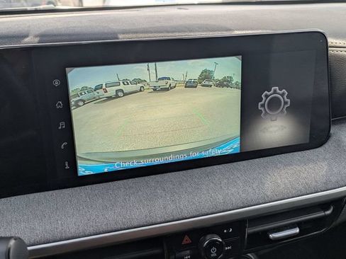 Used 2025 Nissan Kicks SV FWD image 25
