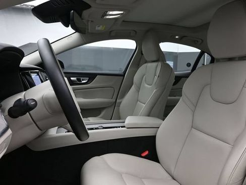 Used 2023 Volvo S60 B5 Plus FWD image 10