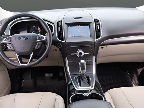 Used 2017 Ford Edge Titanium w/ Equipment Group 301A FWD image 16