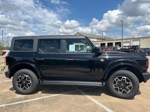 New 2026 Ford Bronco Outer Banks AWD/4WD image 11