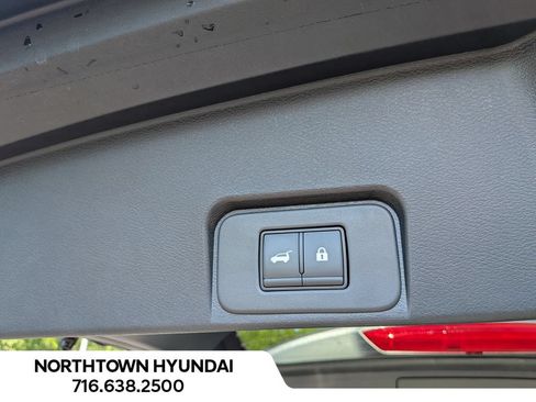 Used 2026 Nissan Rogue SL AWD/4WD image 35