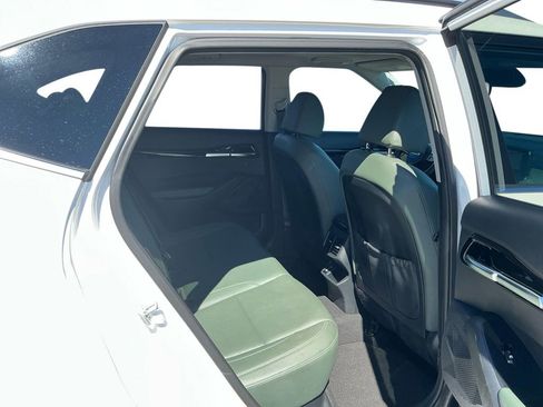 Used 2024 Kia Seltos SX w/ SX Sunroof Package image 23