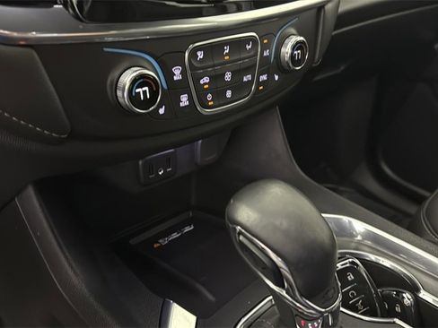 Certified 2023 Chevrolet Traverse LT image 21