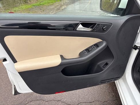 Used 2017 Volkswagen Jetta SEL FWD image 19