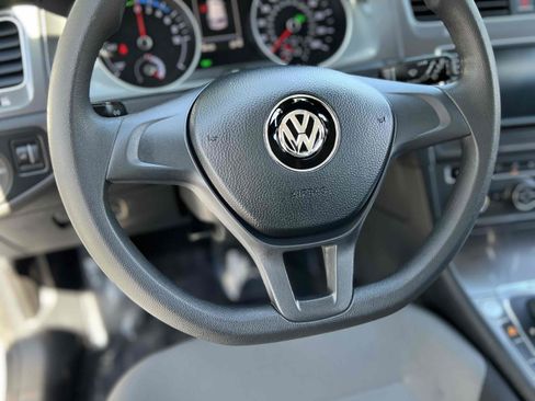 Used 2016 Volkswagen e-Golf SE w/ DC Fast Charging Package image 38