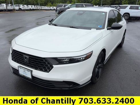 Used 2024 Honda Accord Sport image 3