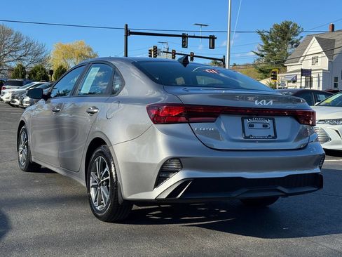 Used 2023 Kia Forte LXS w/ LXS Technology Package FWD image 5