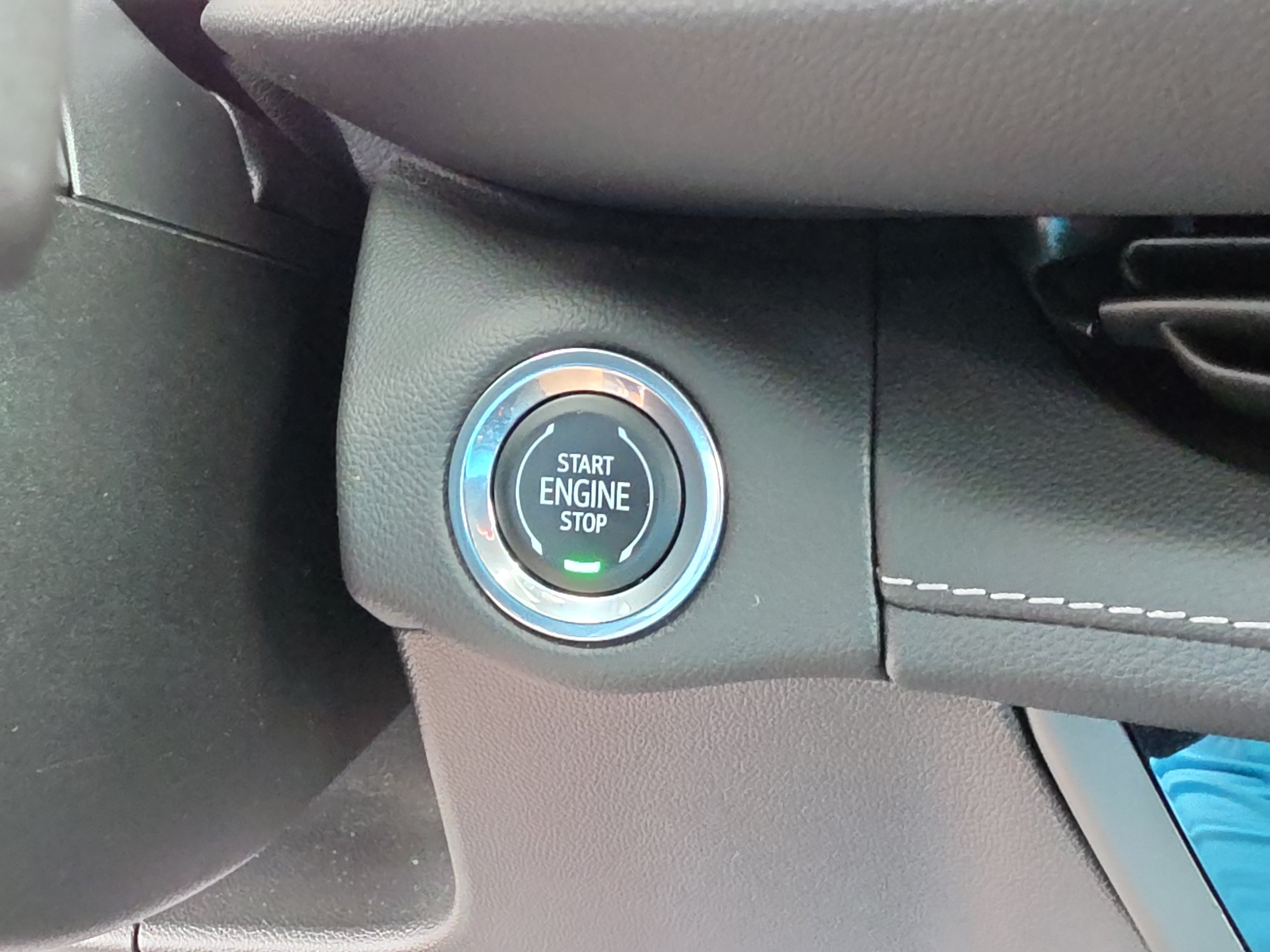 Used 2023 Buick Envision Essence w/ Sport Touring Package FWD image 28