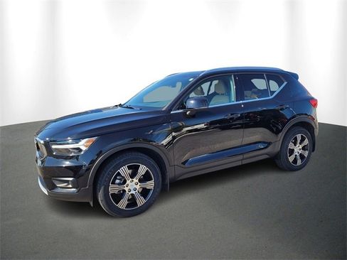 Used 2021 Volvo XC40 T5 Inscription image 2