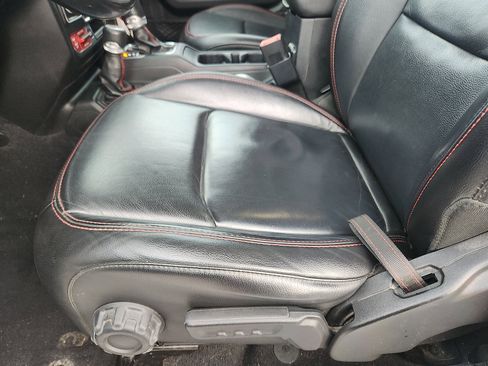 Used 2020 Jeep Wrangler Unlimited Rubicon w/ Dual Top Group image 24