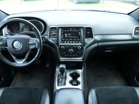Used 2018 Jeep Grand Cherokee Altitude image 5