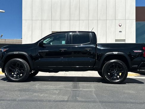 Used 2023 Chevrolet Colorado Trail Boss w/ Technology Package AWD/4WD image 6