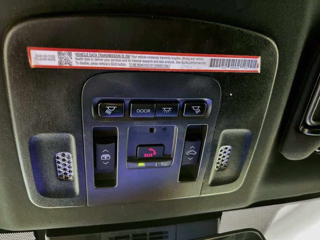 Used 2025 Toyota Camry XSE FWD image 18