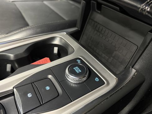 Used 2022 Ford Explorer Limited w/ Limited Technology Package image 16