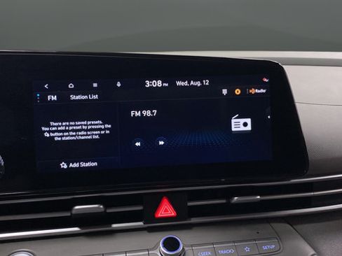 Used 2023 Hyundai Elantra SEL w/ Convenience Package FWD image 14