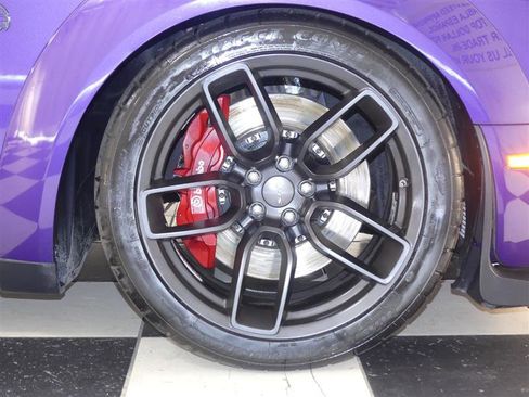 Used 2019 Dodge Challenger SRT Hellcat Redeye image 29