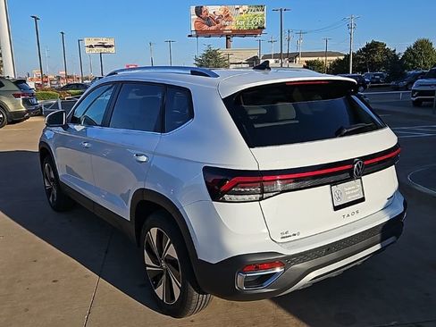 New 2026 Volkswagen Taos SE AWD/4WD image 7