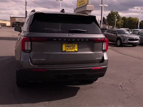 Used 2025 Ford Explorer Active image 8