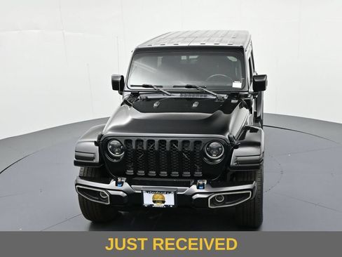 Used 2021 Jeep Wrangler Unlimited Sahara AWD/4WD image 22