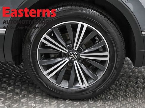 Used 2024 Volkswagen Tiguan Wolfsburg Edition image 32