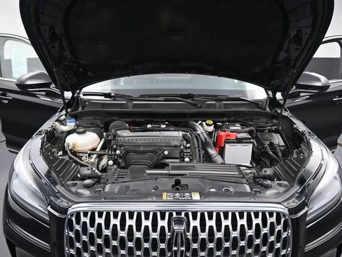 Used 2025 Lincoln Corsair AWD image 32