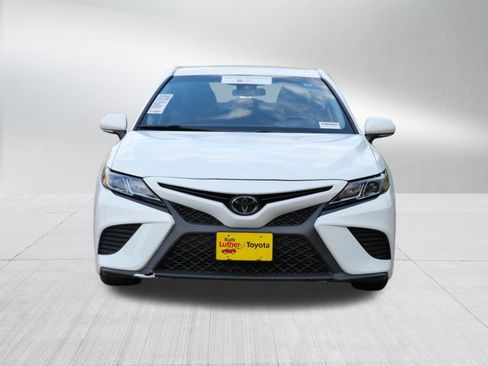 Certified 2020 Toyota Camry SE w/ Cold Weather Package AWD/4WD image 2