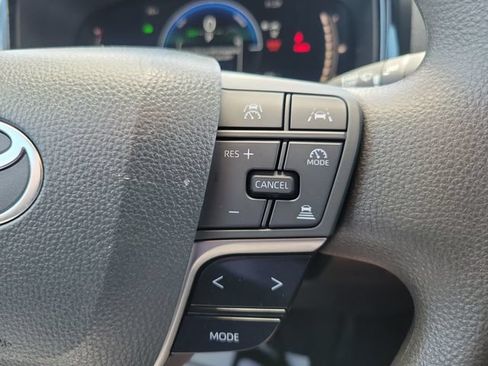 Used 2025 Toyota Camry LE FWD image 21