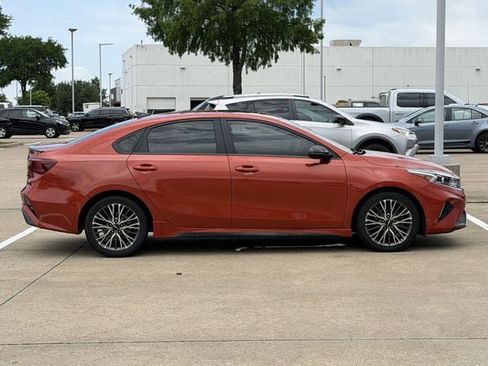 Used 2024 Kia Forte GT-Line w/ GT-Line Premium Package FWD image 3