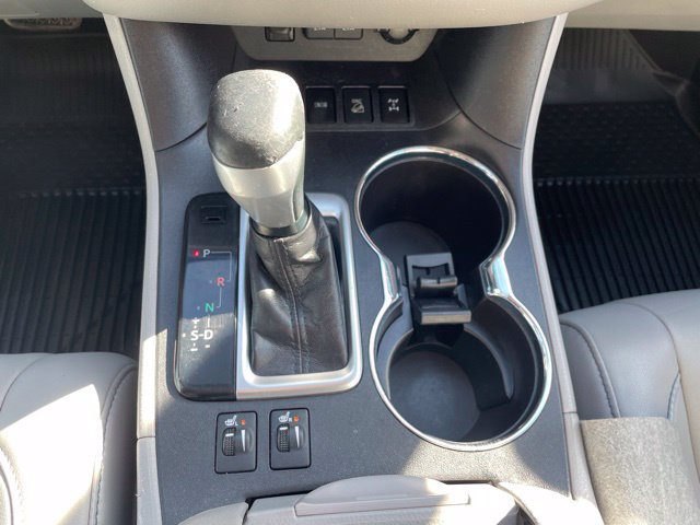 Used 2019 Toyota Highlander XLE AWD/4WD image 37