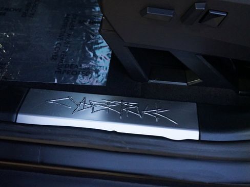 Used 2024 Tesla Cybertruck AWD Crew Cab image 18