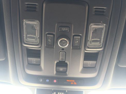 Used 2025 Chevrolet Tahoe High Country w/ Sun And Tow Package AWD/4WD image 21