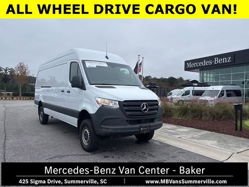 Used 2024 Mercedes-Benz Sprinter 2500 image 1