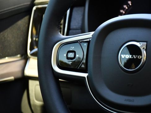 New 2026 Volvo XC90 B5 Core w/ Protection Package Premier image 21