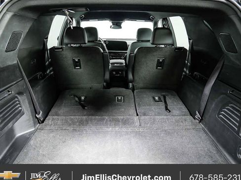 Certified 2025 Chevrolet Traverse LT FWD image 32