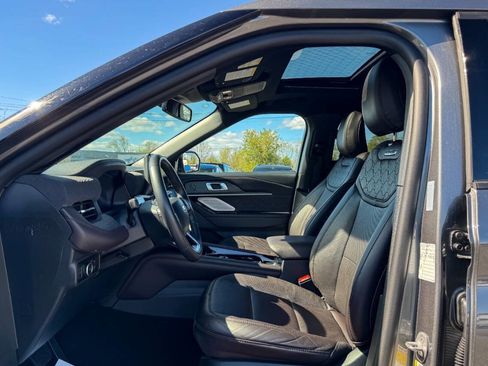 Used 2025 Ford Explorer Platinum w/ LUX Leather Package AWD/4WD image 27