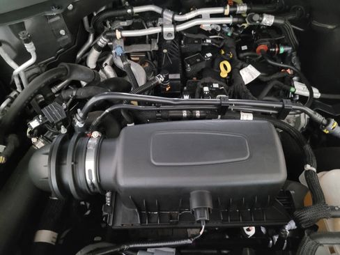 Used 2021 Ford Explorer XLT AWD/4WD image 30
